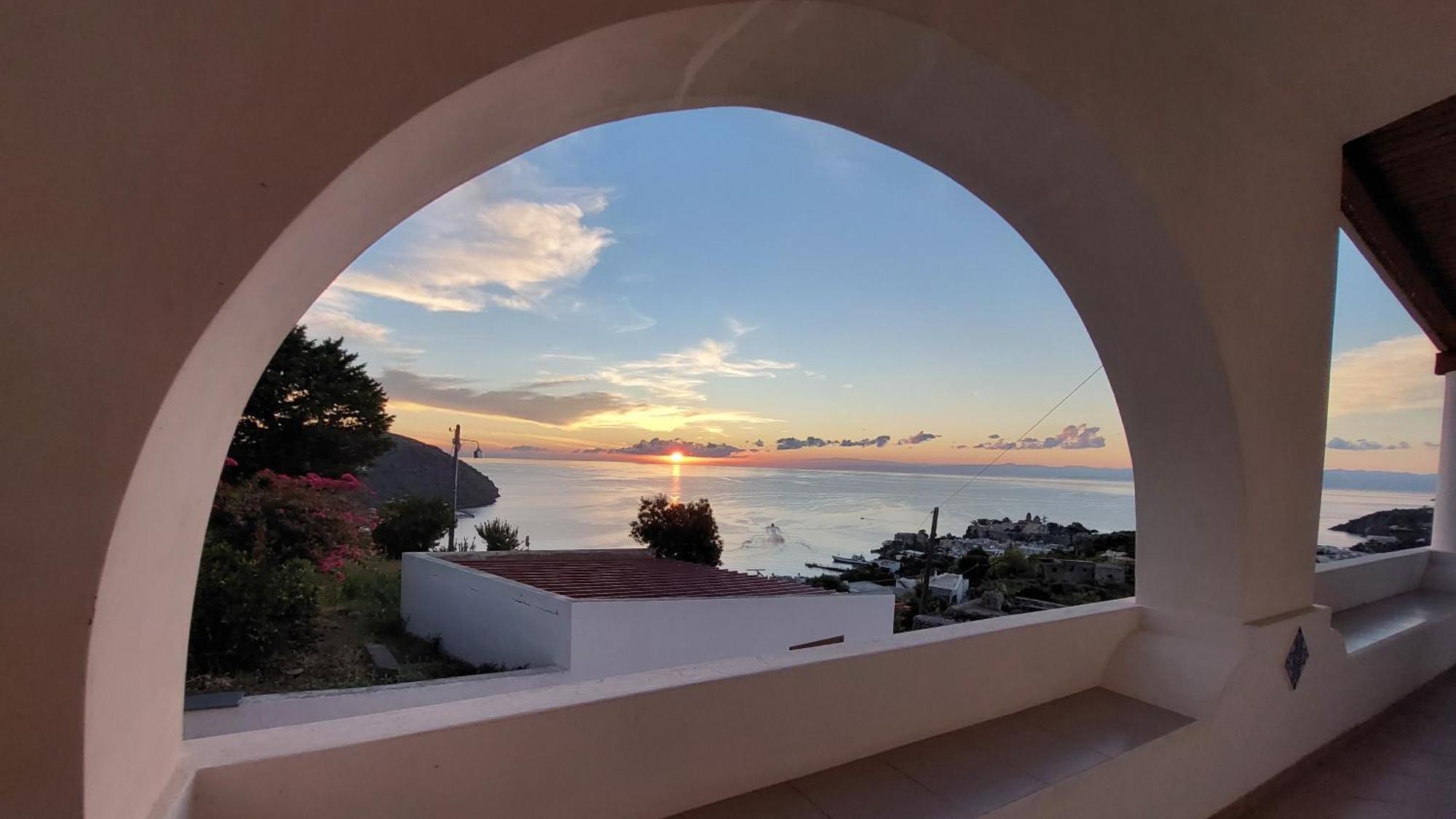 Casa Tra Cielo E Mare Bed and Breakfast Lipari  Exteriör bild