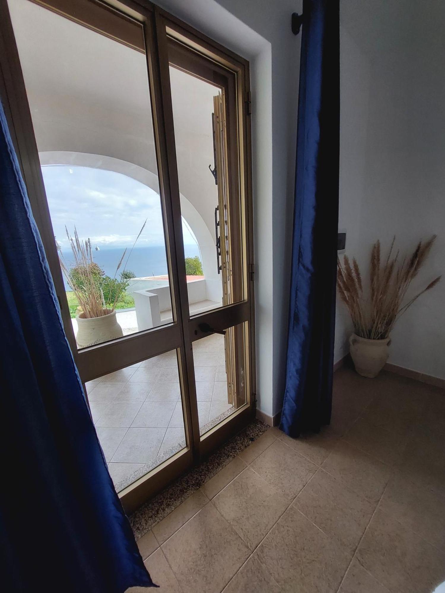 Casa Tra Cielo E Mare Bed and Breakfast Lipari  Exteriör bild